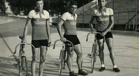 IRIDE bicycles team at the velodrome